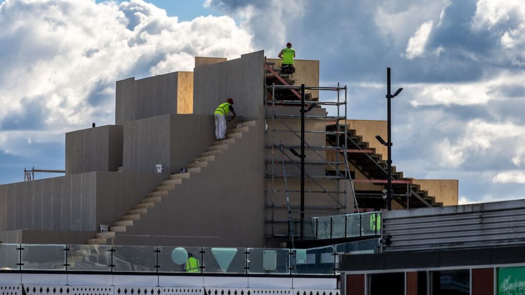 A touch of Egypt in Auckland: What's behind this rooftop movie set?